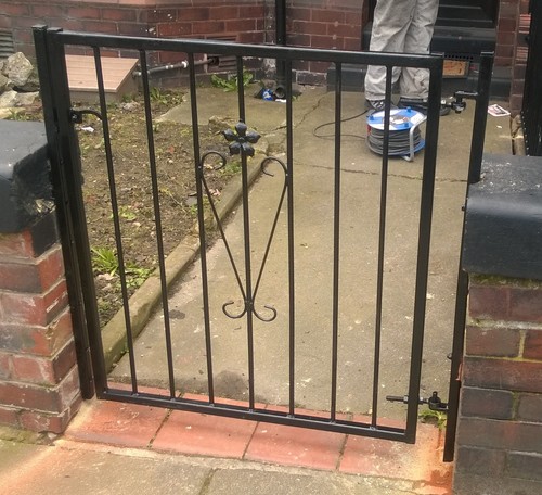 Gate metal - metal,