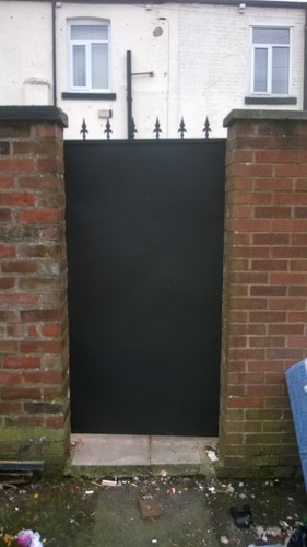 Sheeted gate metal - sheeted,